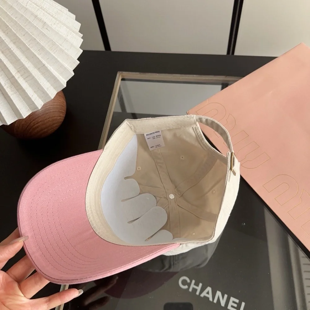 Miu Miu pink and white striped baseball cap for sun protection - Picture 4 of 4